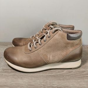 Dansko ankle boot size 8.5